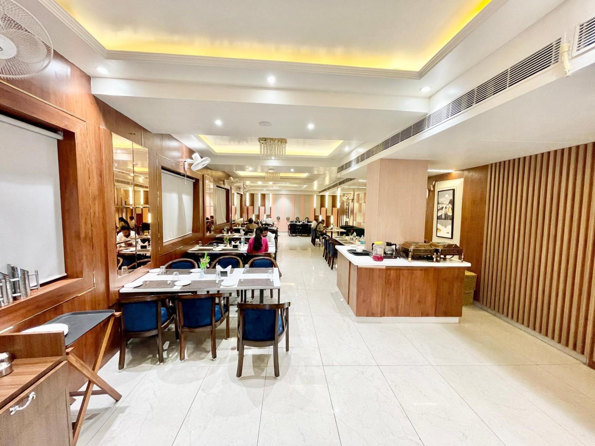 Hotel Vedangam Inn ! Varanasi - Foreigner'S Choice ! Fully Air-Conditioned Hotel With Parking Availability, Near Kashi Vishwanath Temple, And Ganga Ghat 外观 照片