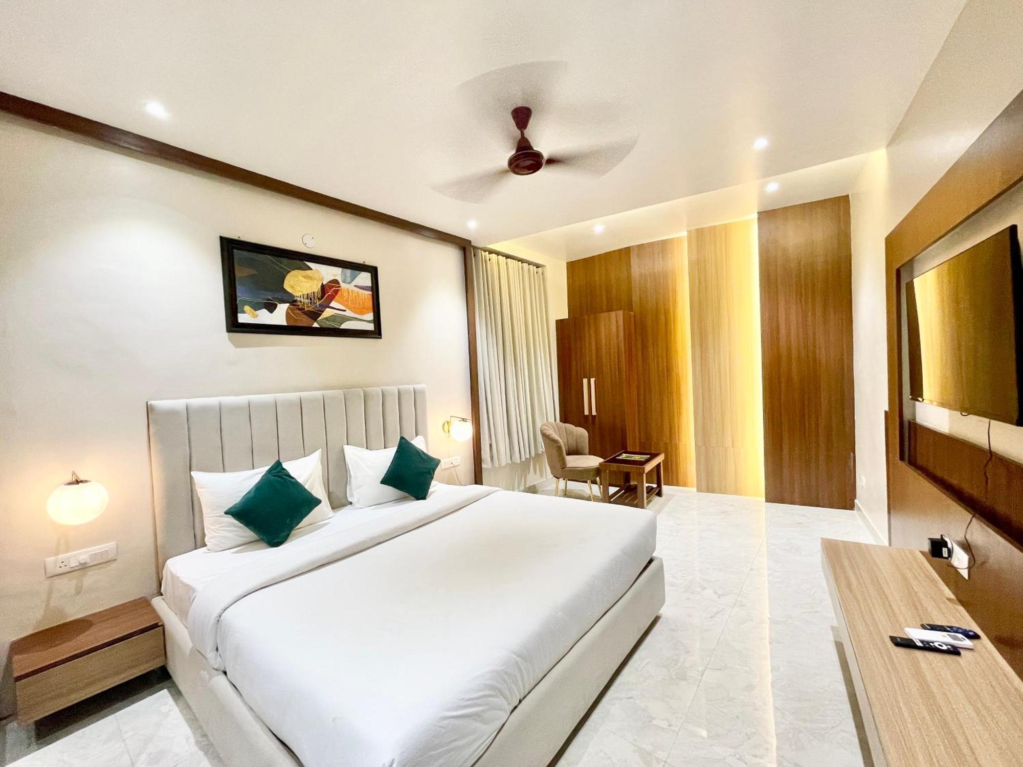 Hotel Vedangam Inn ! Varanasi - Foreigner'S Choice ! Fully Air-Conditioned Hotel With Parking Availability, Near Kashi Vishwanath Temple, And Ganga Ghat 外观 照片